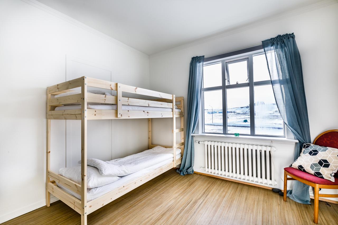 בלונדואוס Riverside Hostel מראה חיצוני תמונה